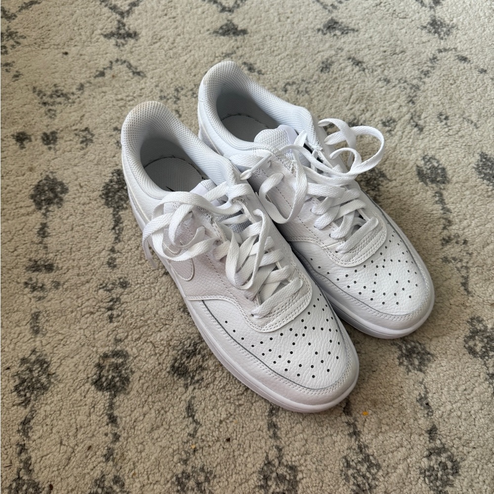 Nike court vision Low